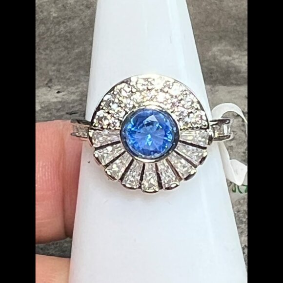 Ring Bomb Party Ring, size 8, NWOT - Picture 1 of 2